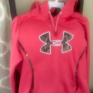 Woman’s ua under armour hoodie